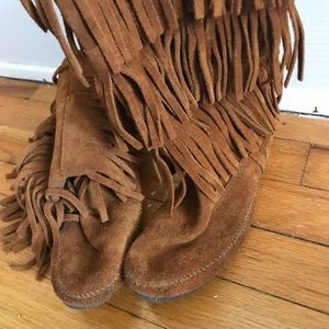 Minnetonka moccasin boots